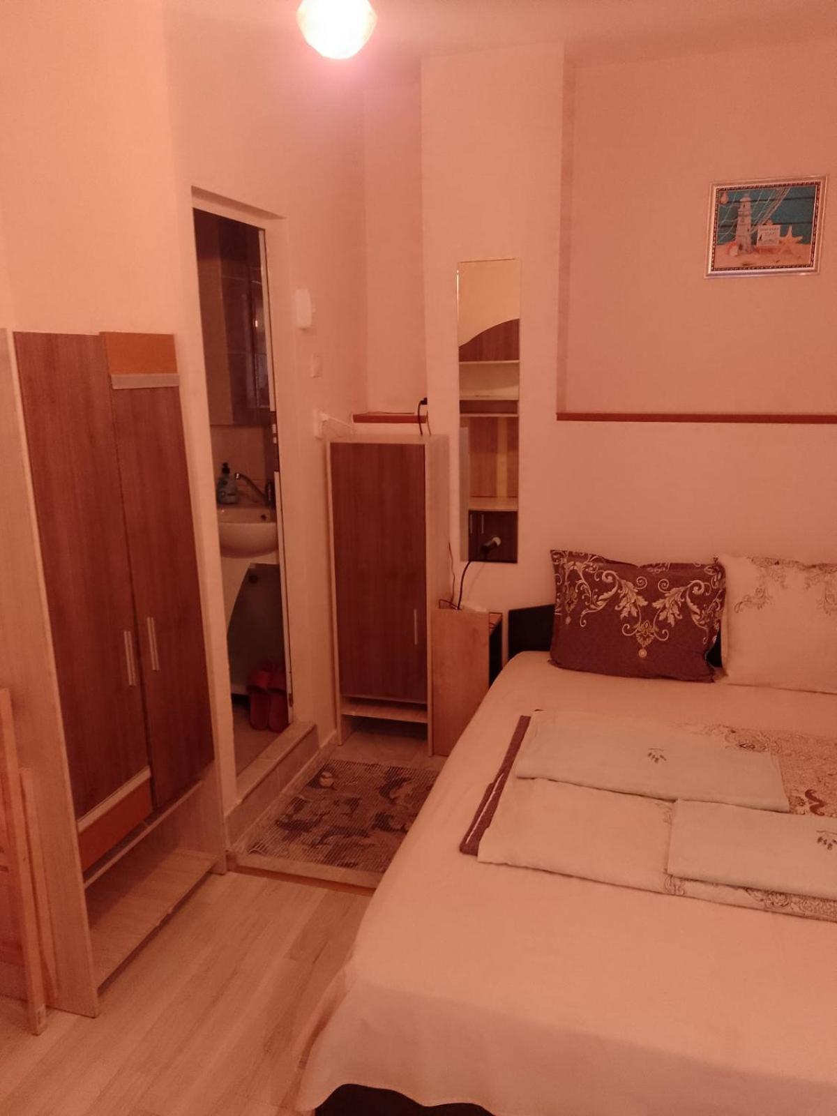 Top Center Apartment And Rooms Varna Bagian luar foto